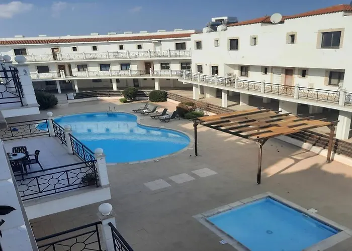 Paramount Gardens C202 * לרנקה