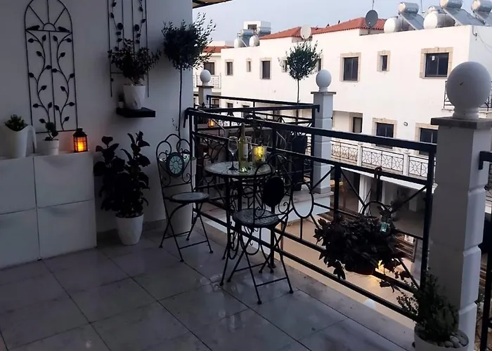 דירה Paramount Gardens C202