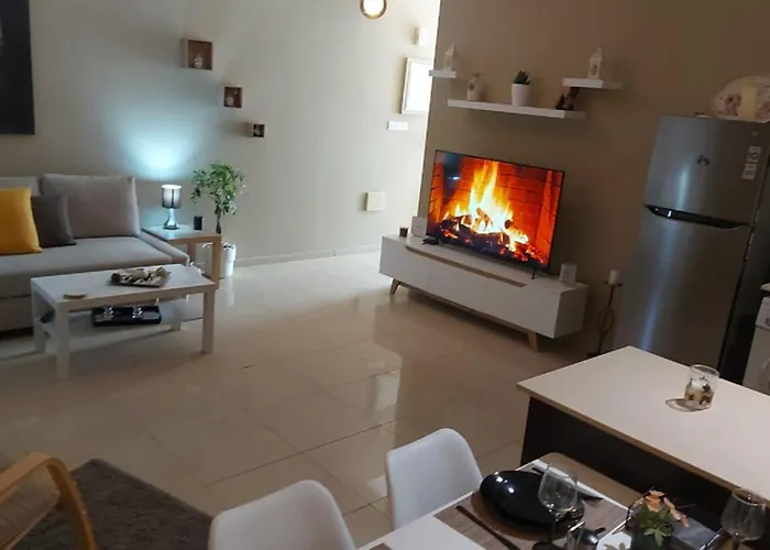 Paramount Gardens C202 * לרנקה