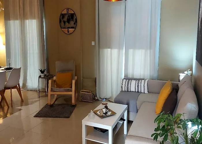 Paramount Gardens C202