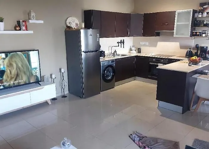 Paramount Gardens C202 דירה