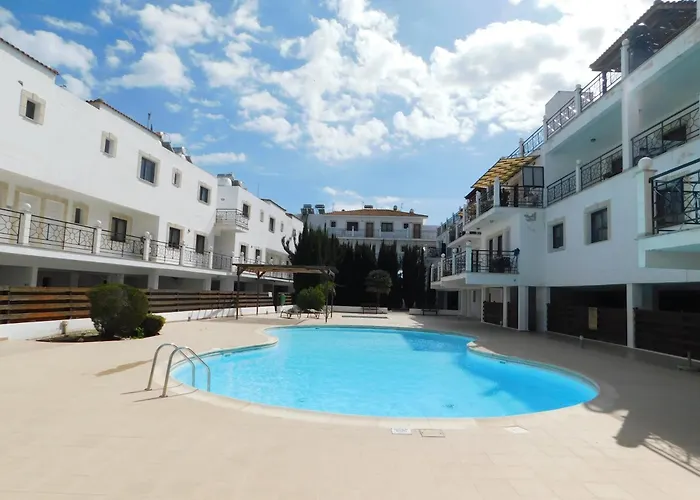 Paramount Gardens C202 דירה *