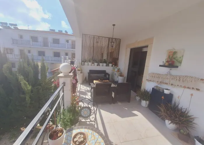 Paramount Gardens C202 לרנקה