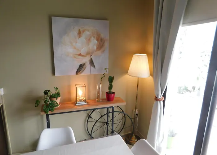 Апартаменты Paramount Gardens C202 *